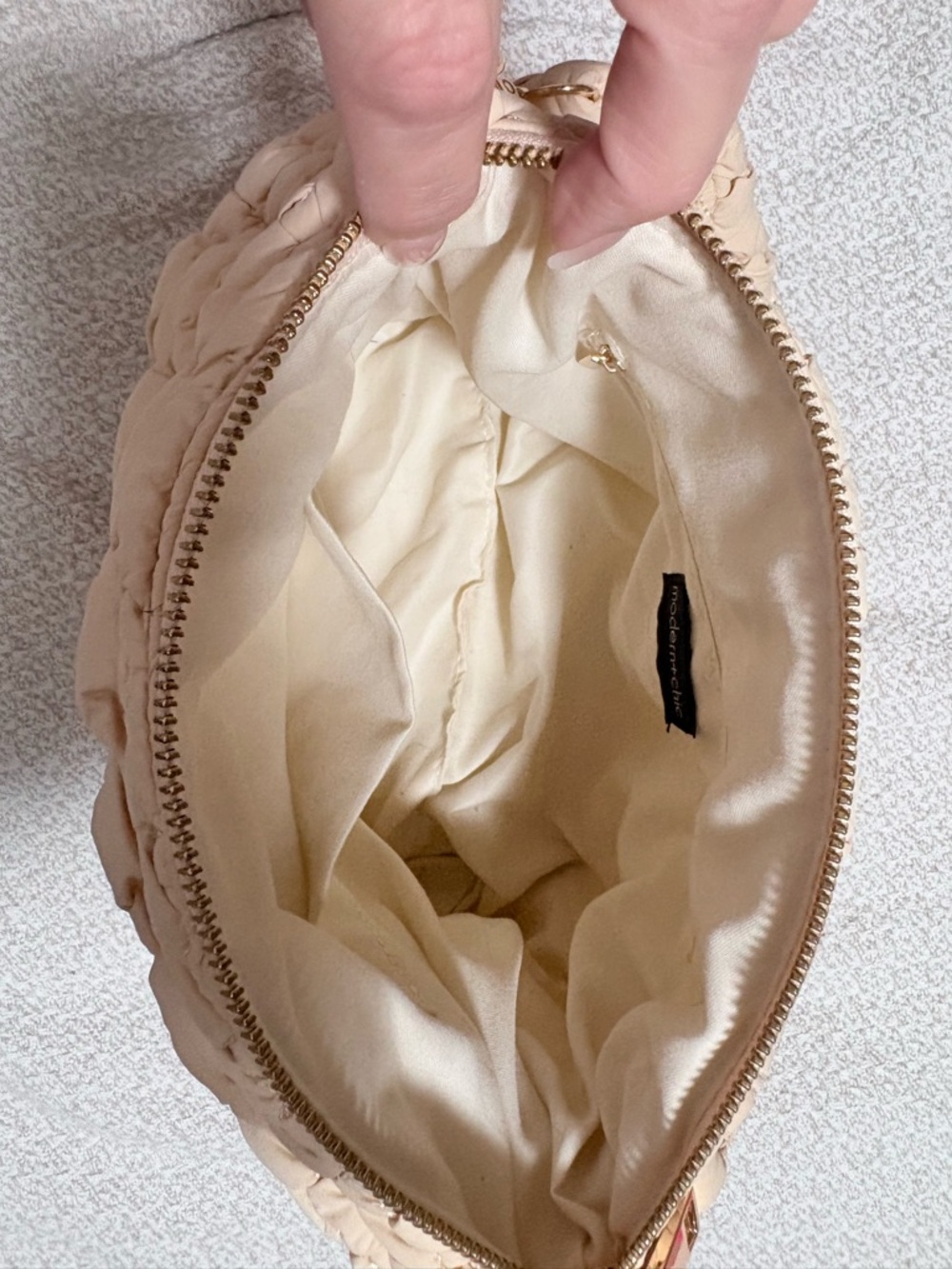 modern+chic
Alyssa Quilted Convertible Bag Made you Look - Picture 5 of 6